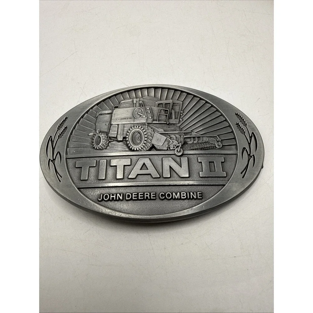 John Deere 8820 Titan II‎ Combine GRAIN Head Belt Buckle 1984 jd Harvester bean